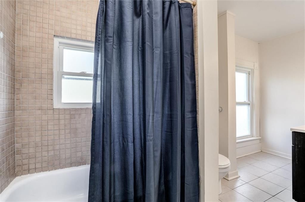 404 S Sycamore Street — photo 26