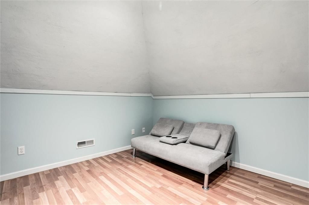 404 S Sycamore Street — photo 27