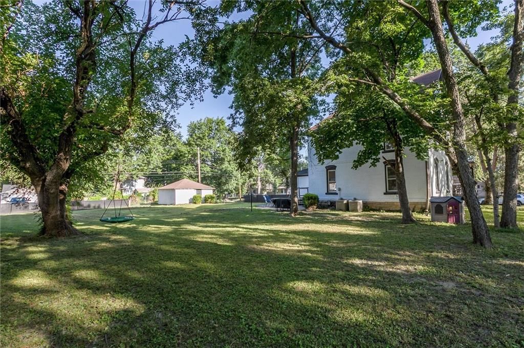404 S Sycamore Street — photo 5