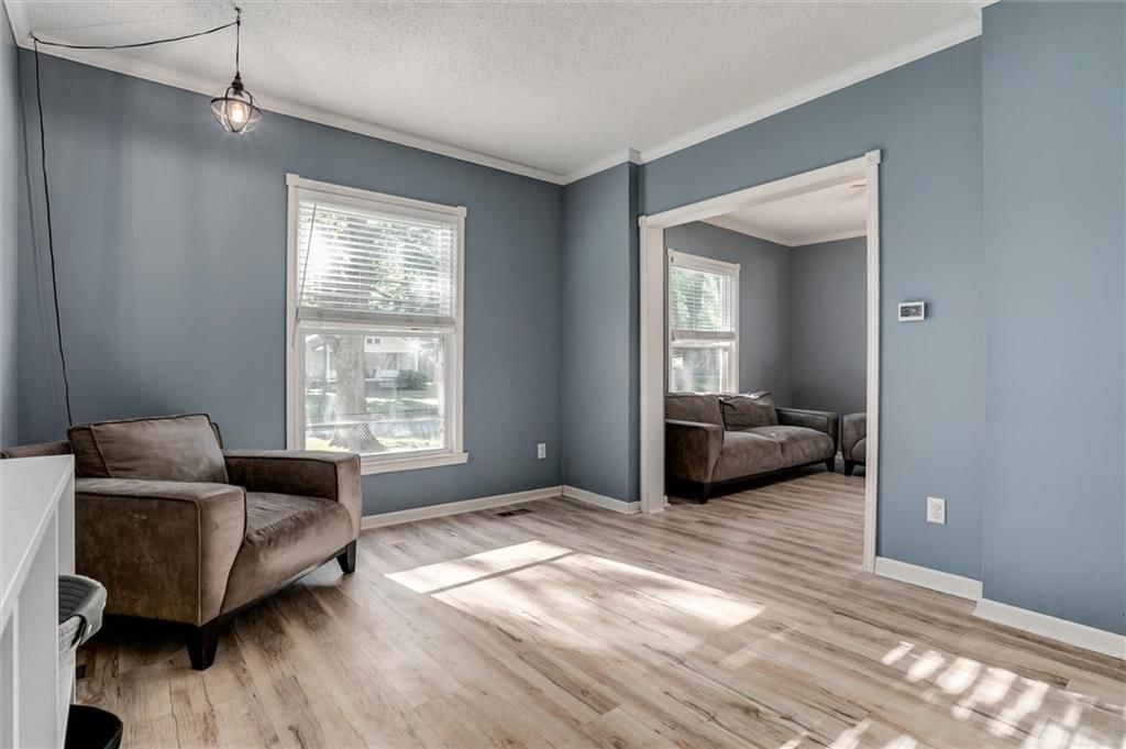 404 S Sycamore Street — photo 10