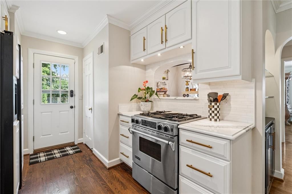 2116 W 50 Terrace — photo 11