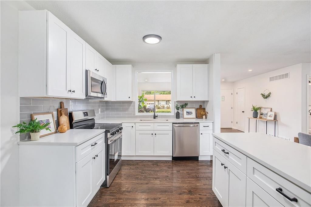 11410 Jackson Avenue — photo 12