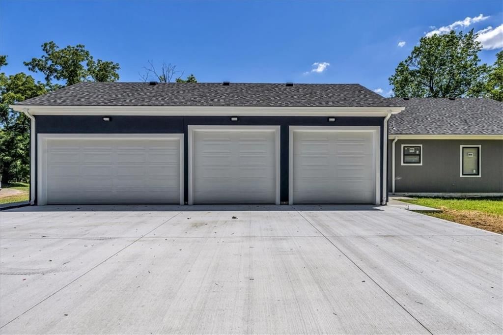 7844 James A Reed Road — photo 4