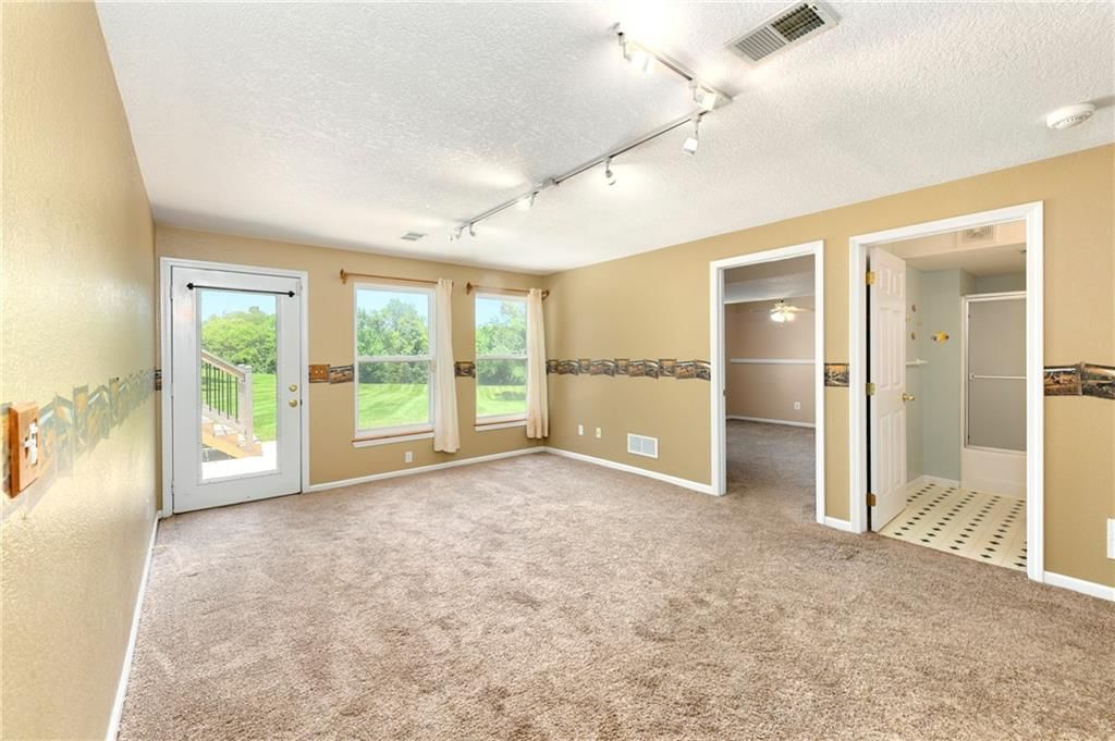 4204 Broadway Terrace — photo 32