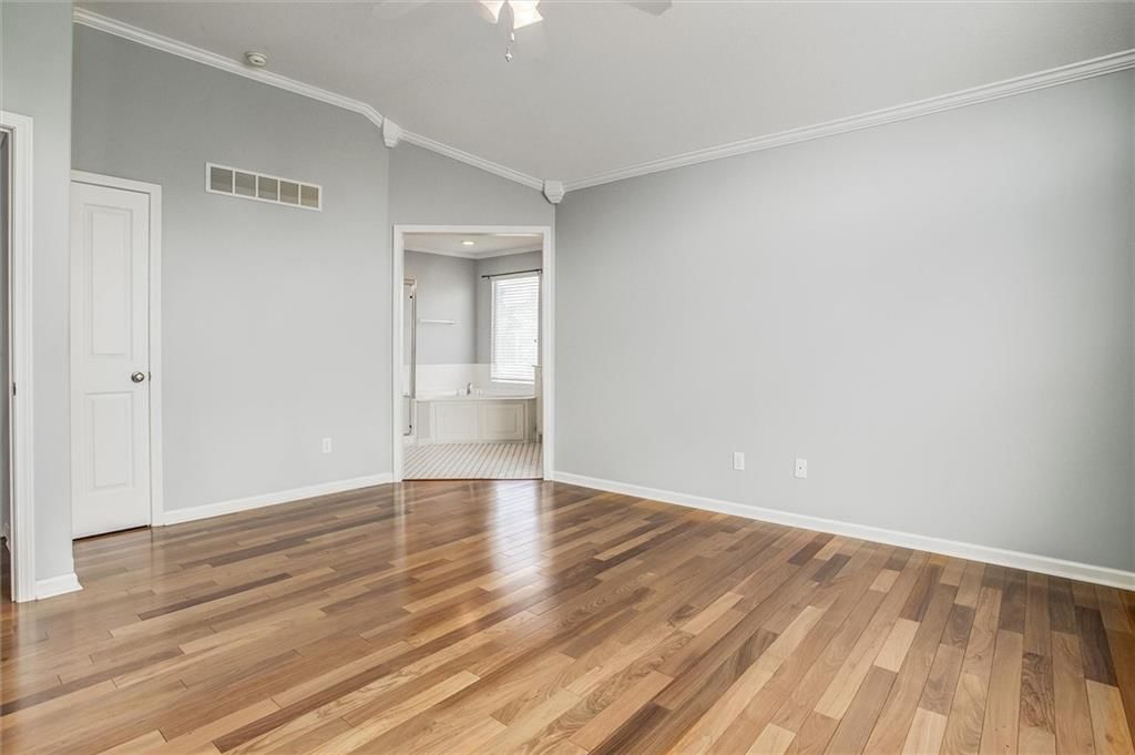 560 S Juniper Street — photo 15