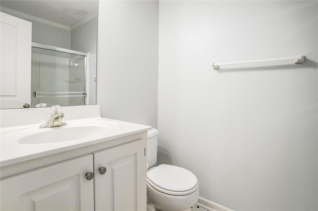 560 S Juniper Street — photo 20