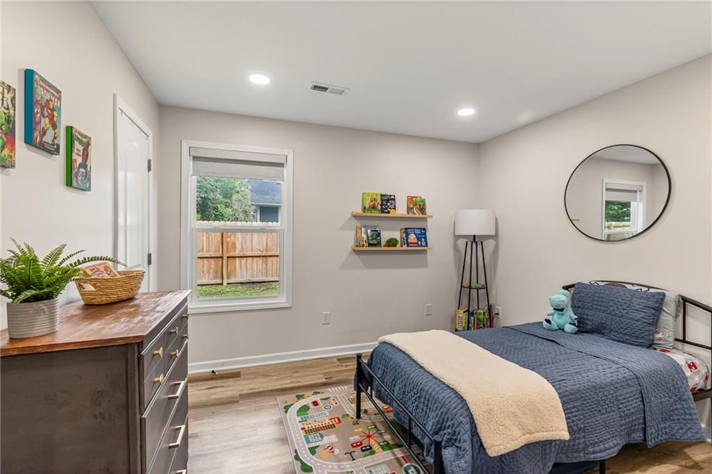521 E Bird Street — photo 18