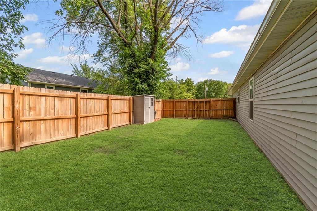 521 E Bird Street — photo 23