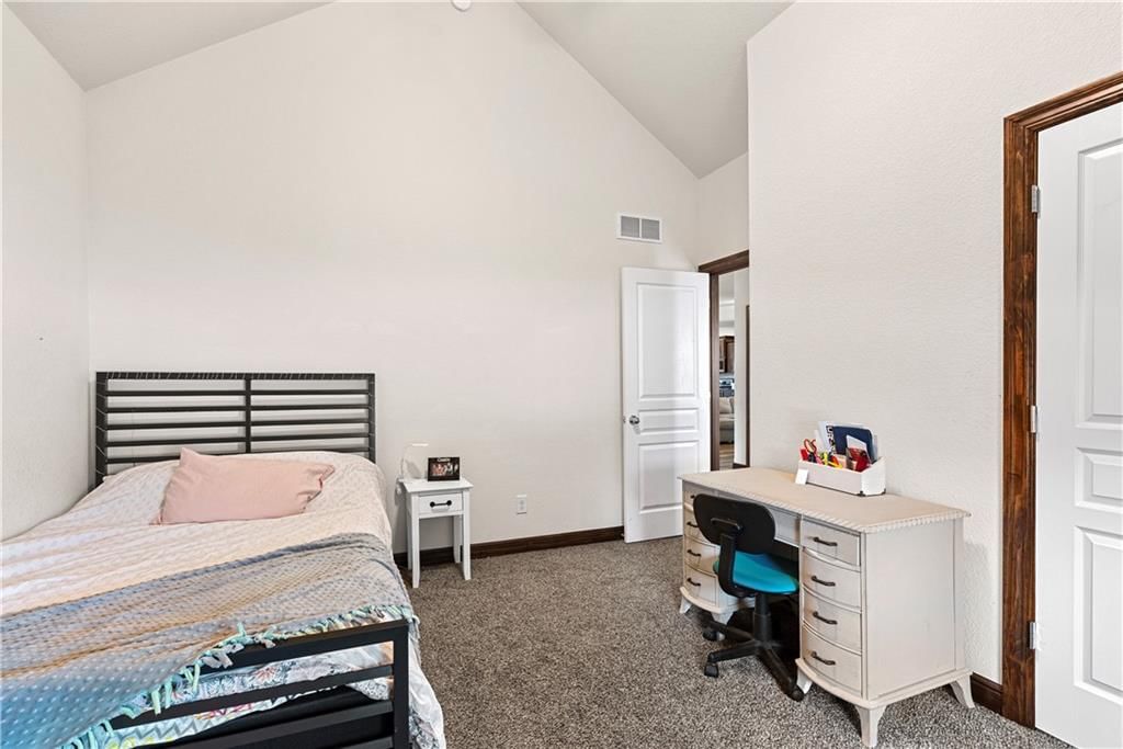 1658 Davis Circle — photo 17