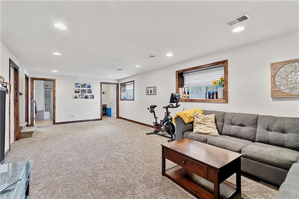 1658 Davis Circle — photo 21