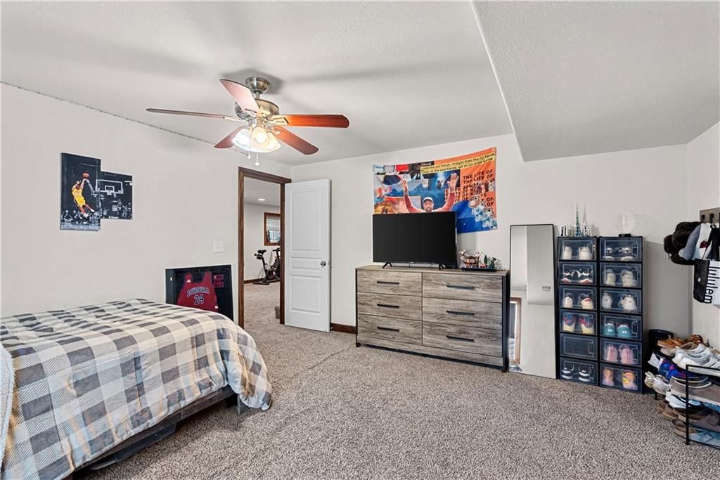 1658 Davis Circle — photo 24