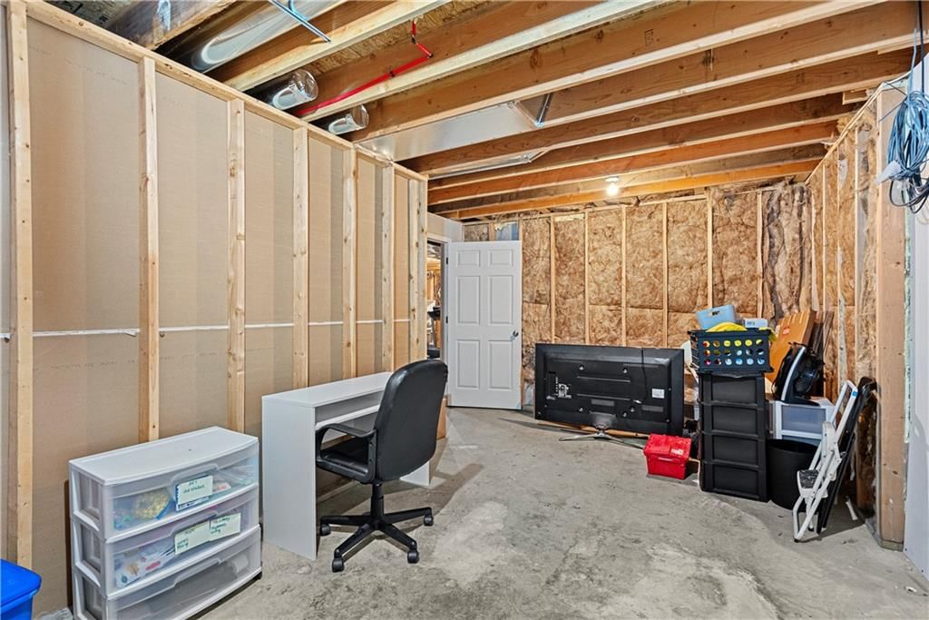 1658 Davis Circle — photo 28