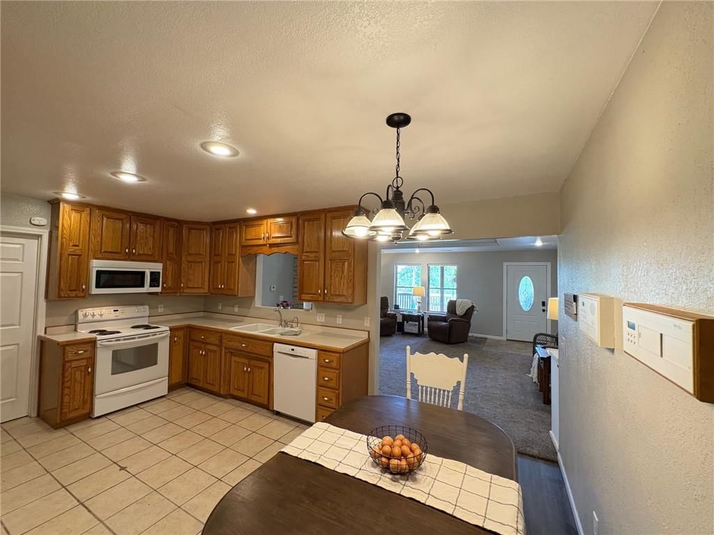 12155 NE 1069 Road — photo 10