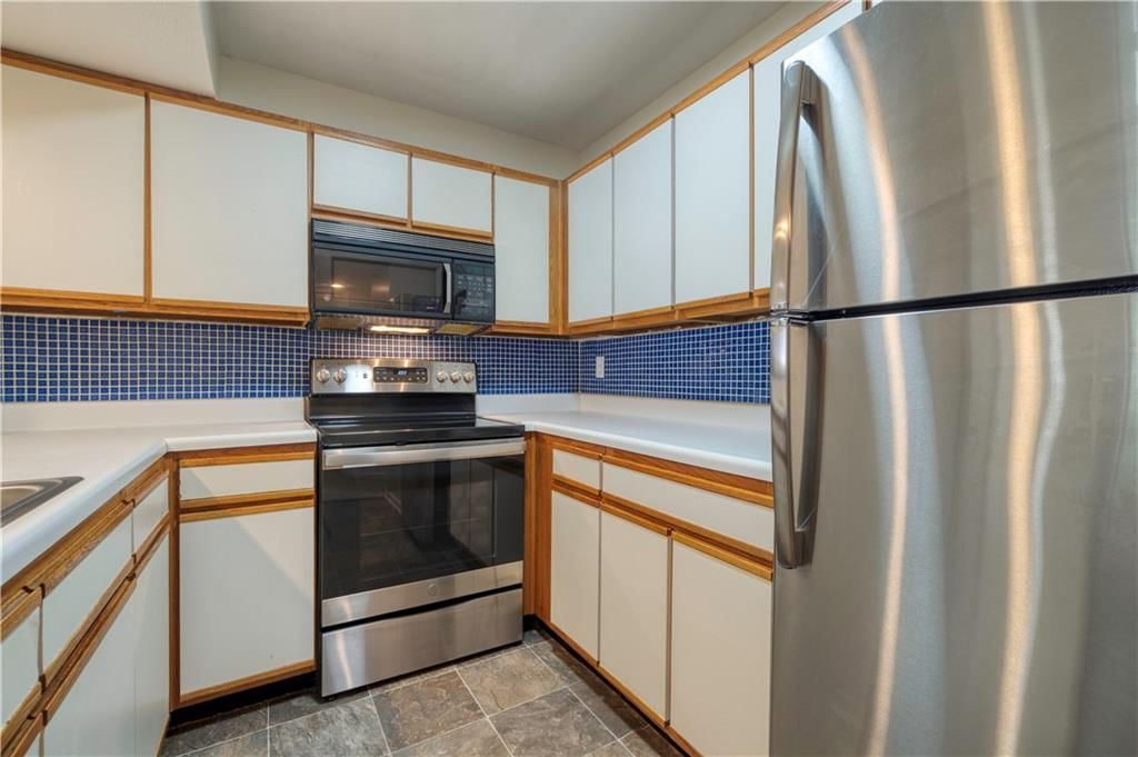 8858 W 106th Terrace — photo 14