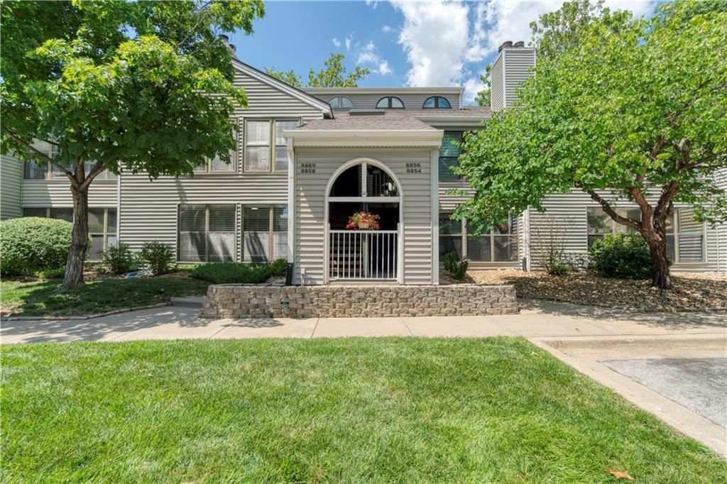 8858 W 106th Terrace — photo 4