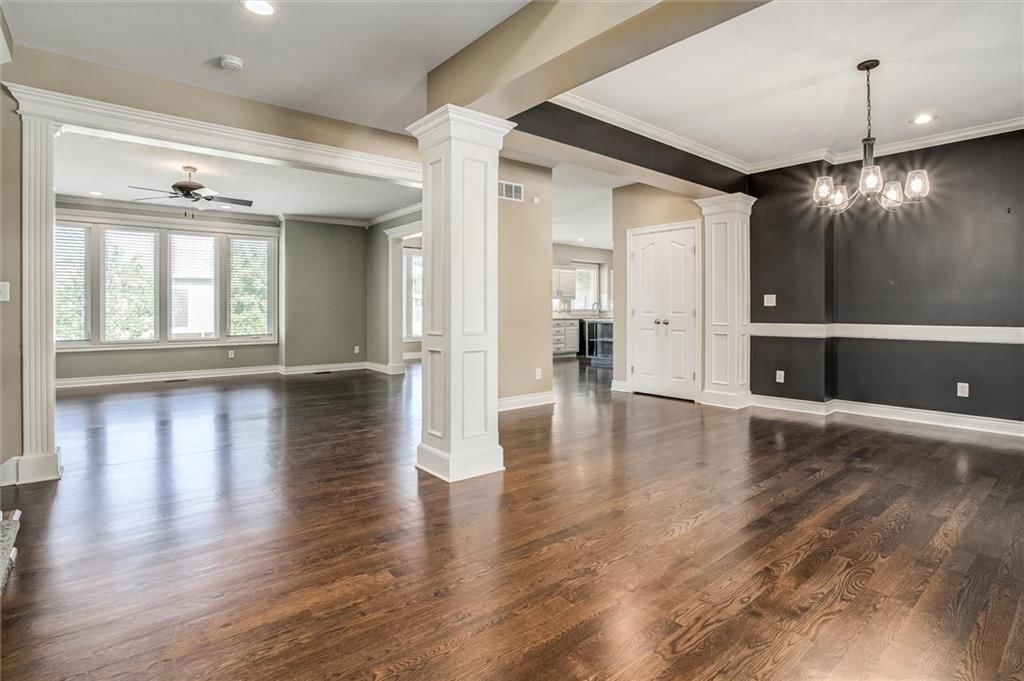 512 NE Spring Creek Place — photo 3