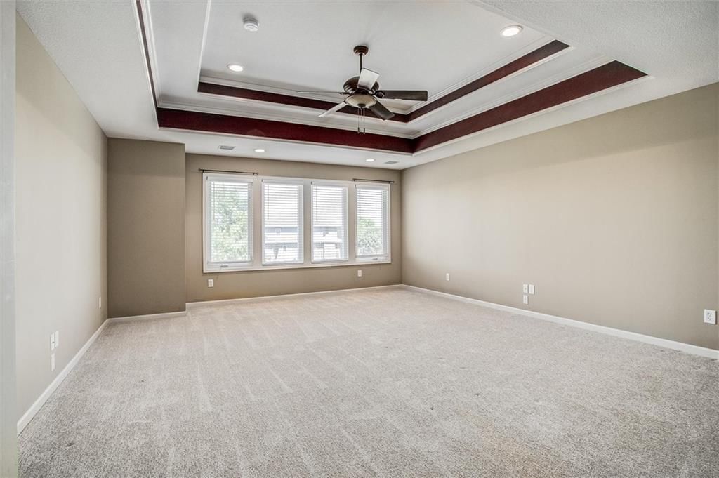 512 NE Spring Creek Place — photo 25