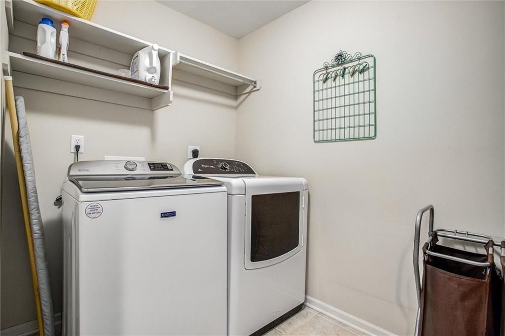 512 NE Spring Creek Place — photo 33