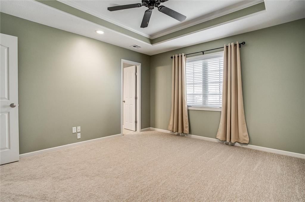 512 NE Spring Creek Place — photo 35