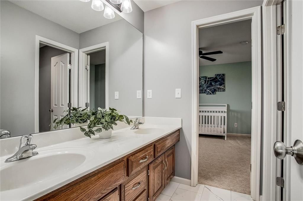 512 NE Spring Creek Place — photo 37
