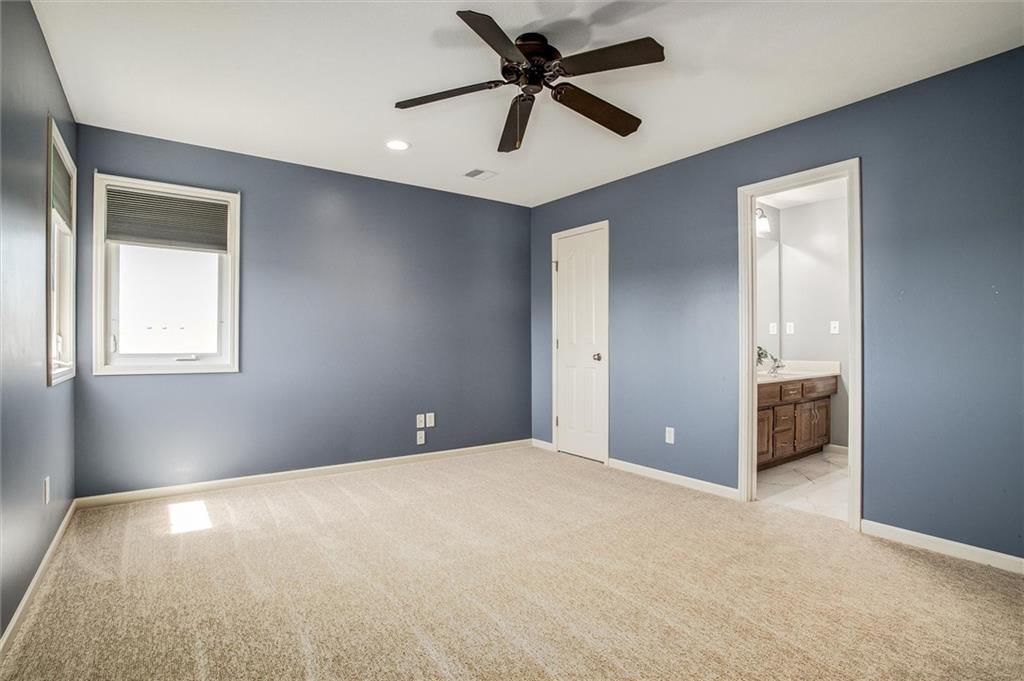 512 NE Spring Creek Place — photo 38