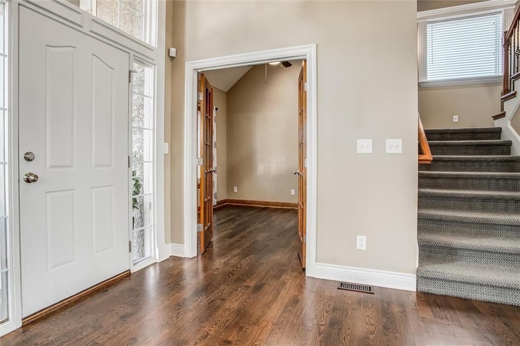 512 NE Spring Creek Place — photo 6