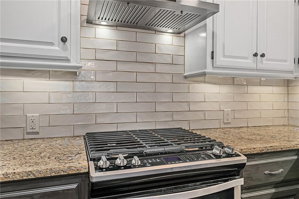7865 W 157TH Terrace — photo 3