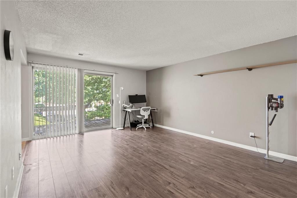 9626 Perry Lane — photo 3