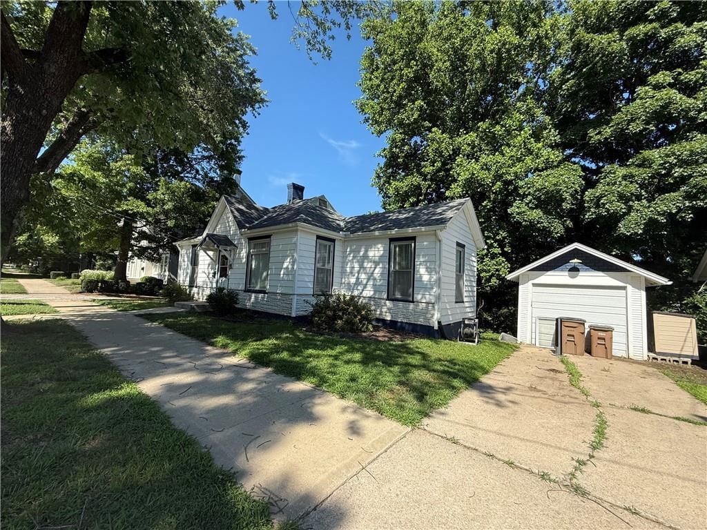 610 N 5th Street — photo 2