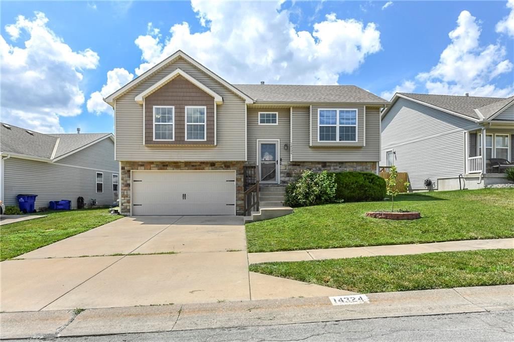 14324 Richmond Avenue, Grandview, MO