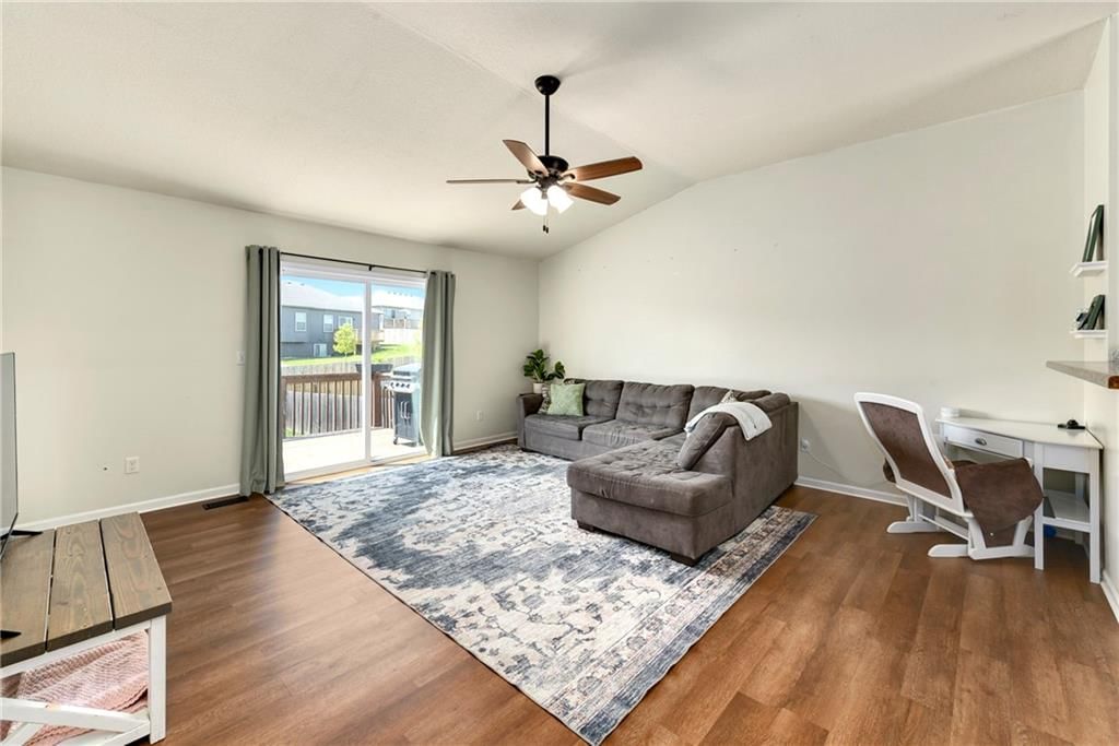 14324 Richmond Avenue — photo 4