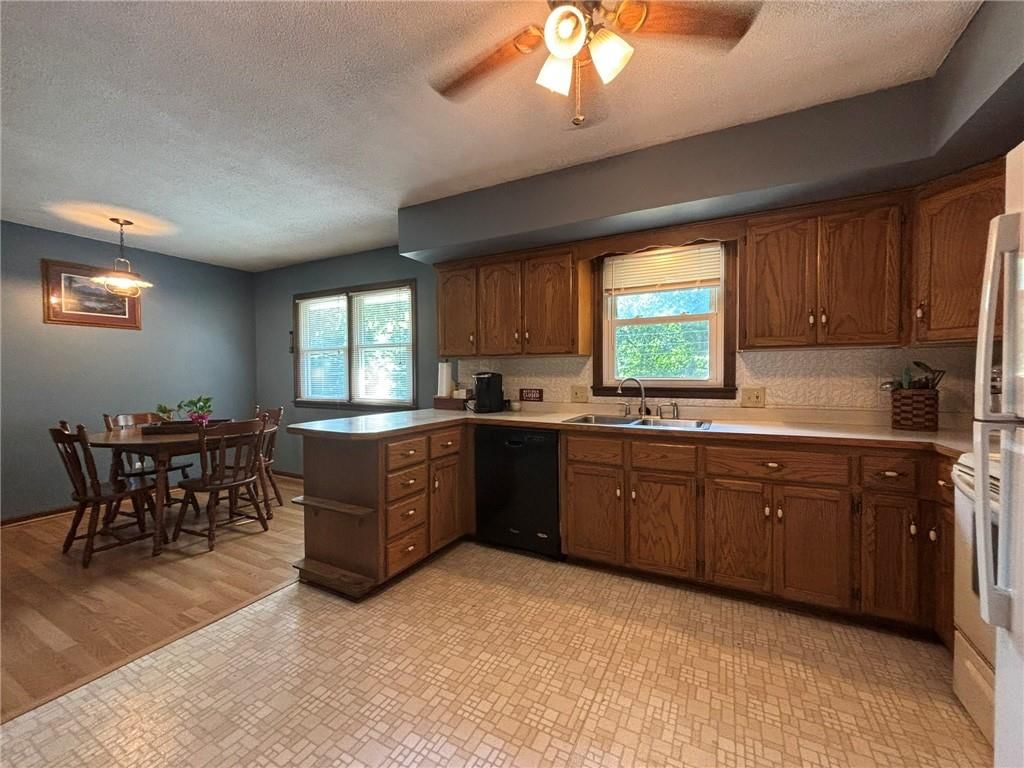 2425 Elephant Trail — photo 12