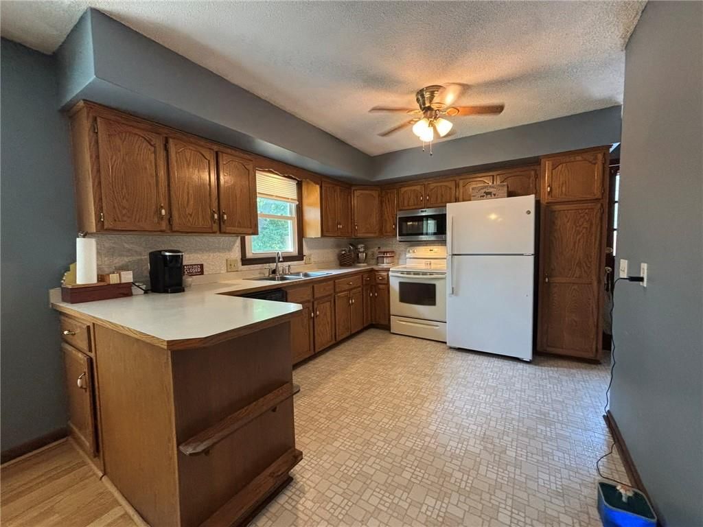 2425 Elephant Trail — photo 13