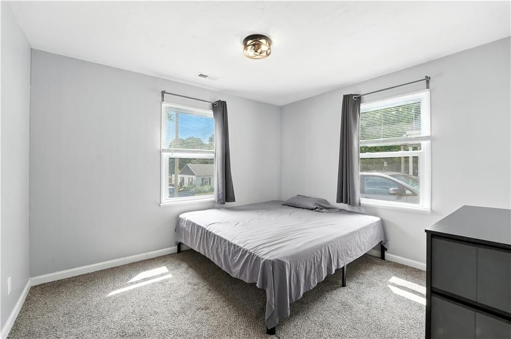 728 NE 45th Street — photo 11