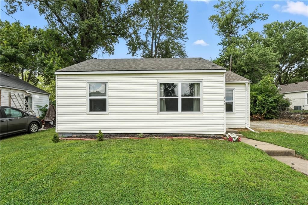 728 NE 45th Street — photo 15