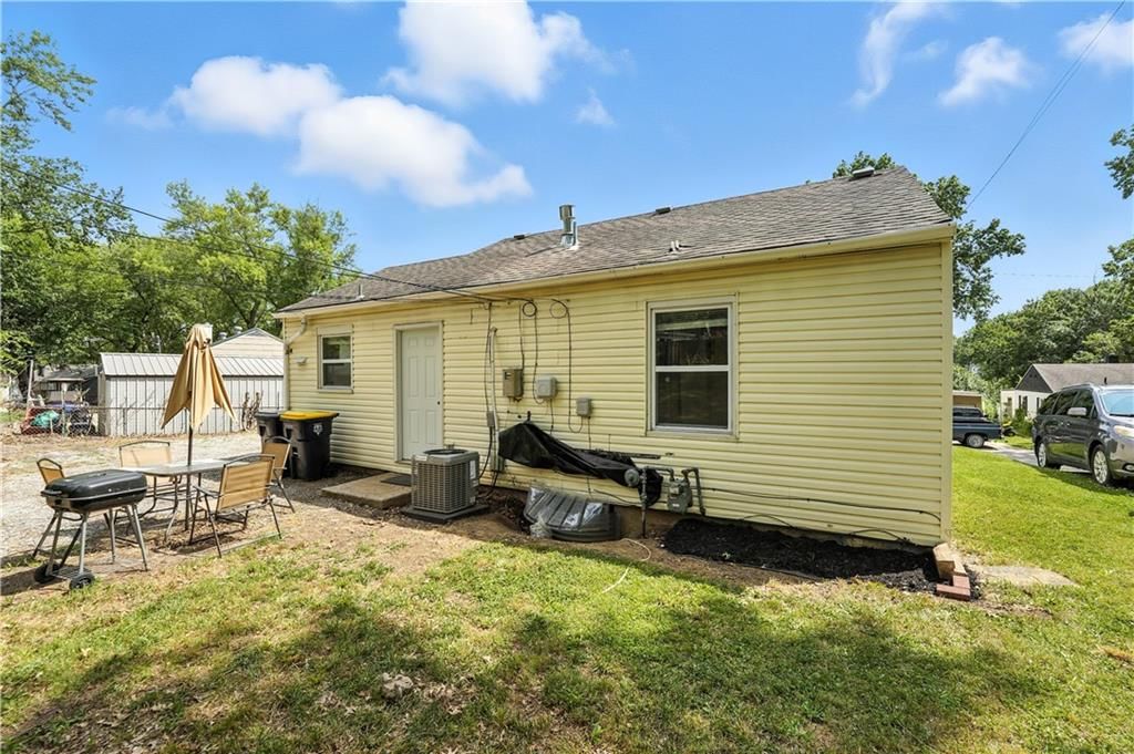 728 NE 45th Street — photo 17