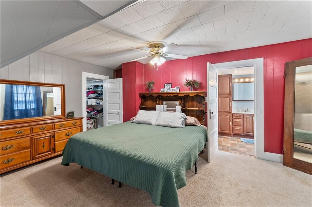 509 S Locust Street — photo 32