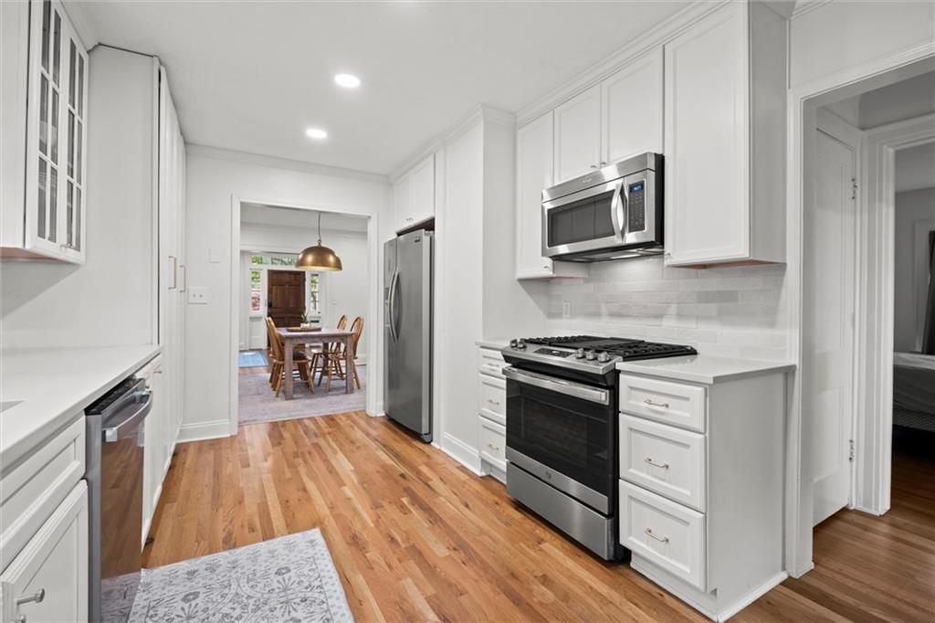 5600 Kenwood Avenue — photo 11