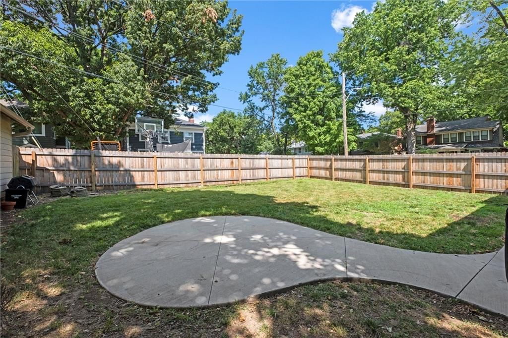 5600 Kenwood Avenue — photo 35