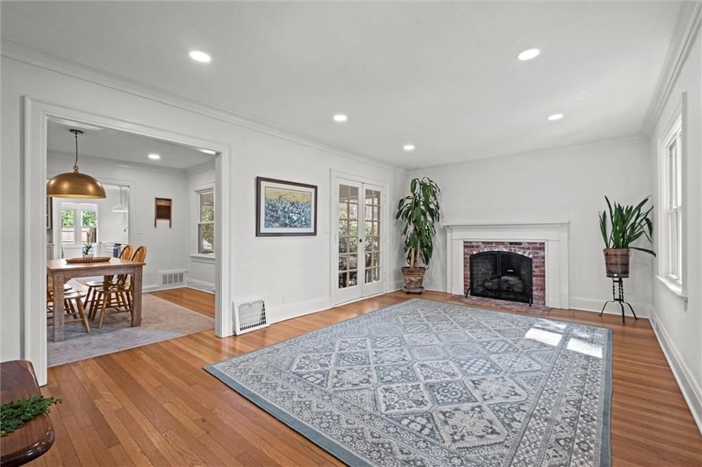 5600 Kenwood Avenue — photo 5