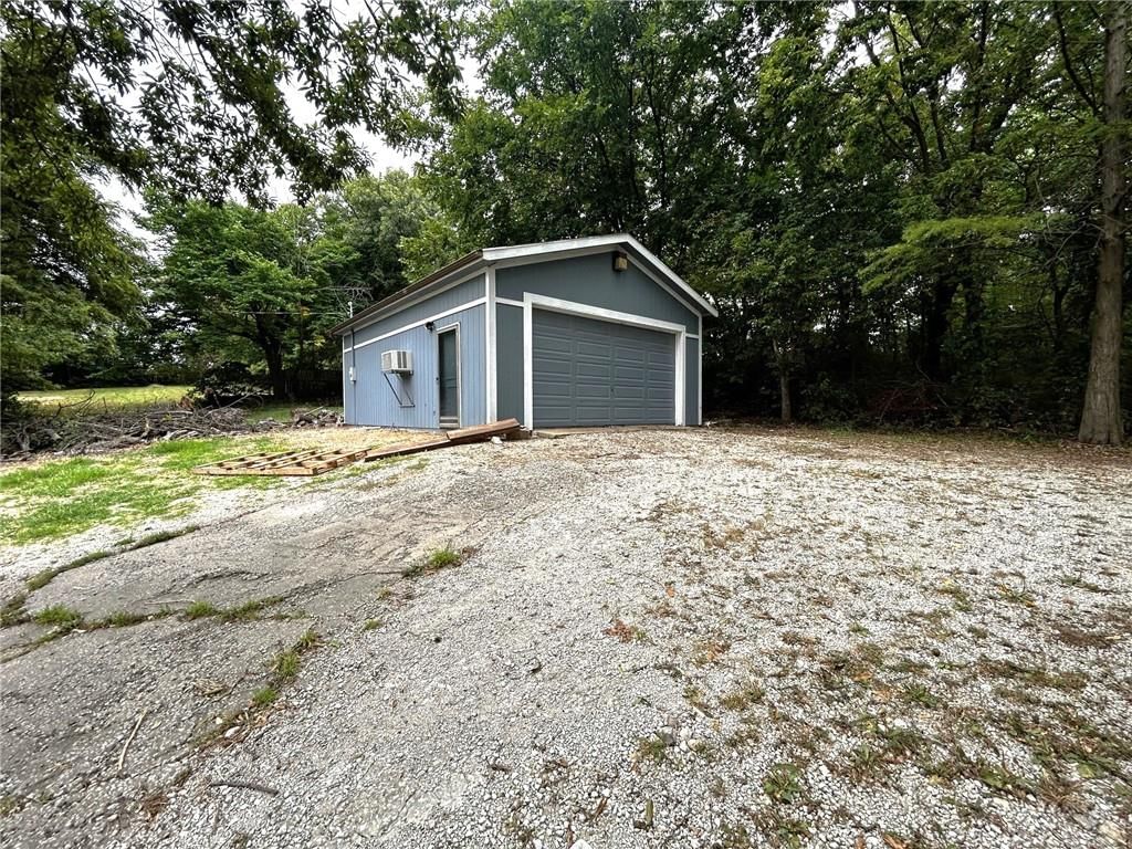 2902 S Broadway Street — photo 30