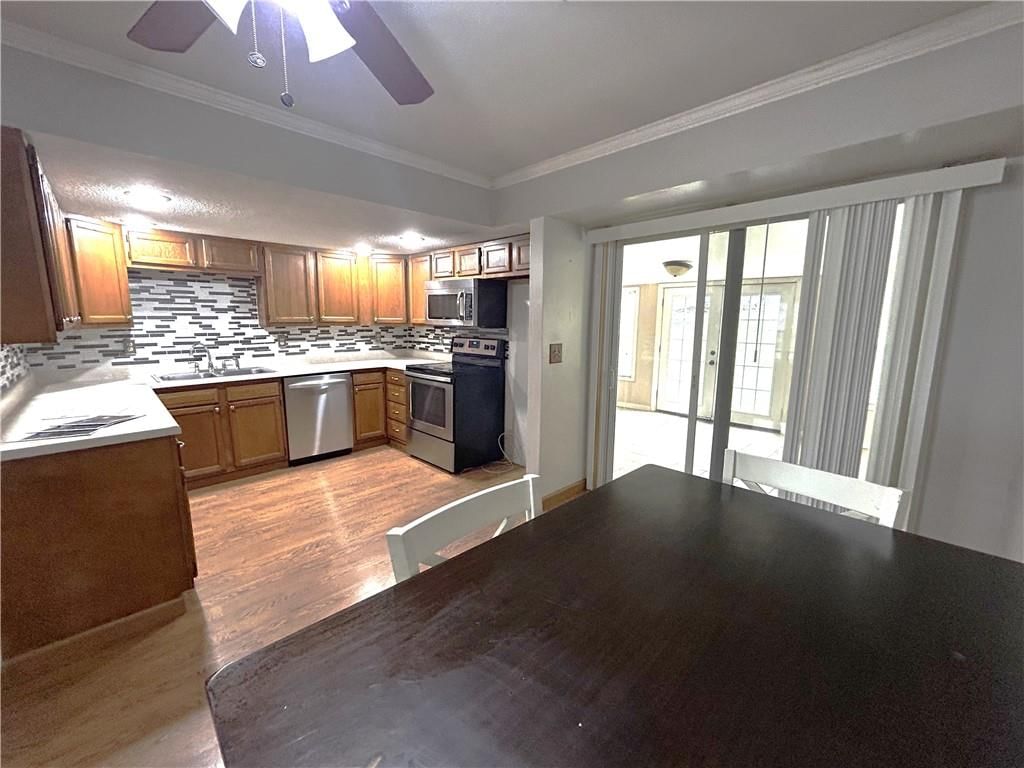 2902 S Broadway Street — photo 9