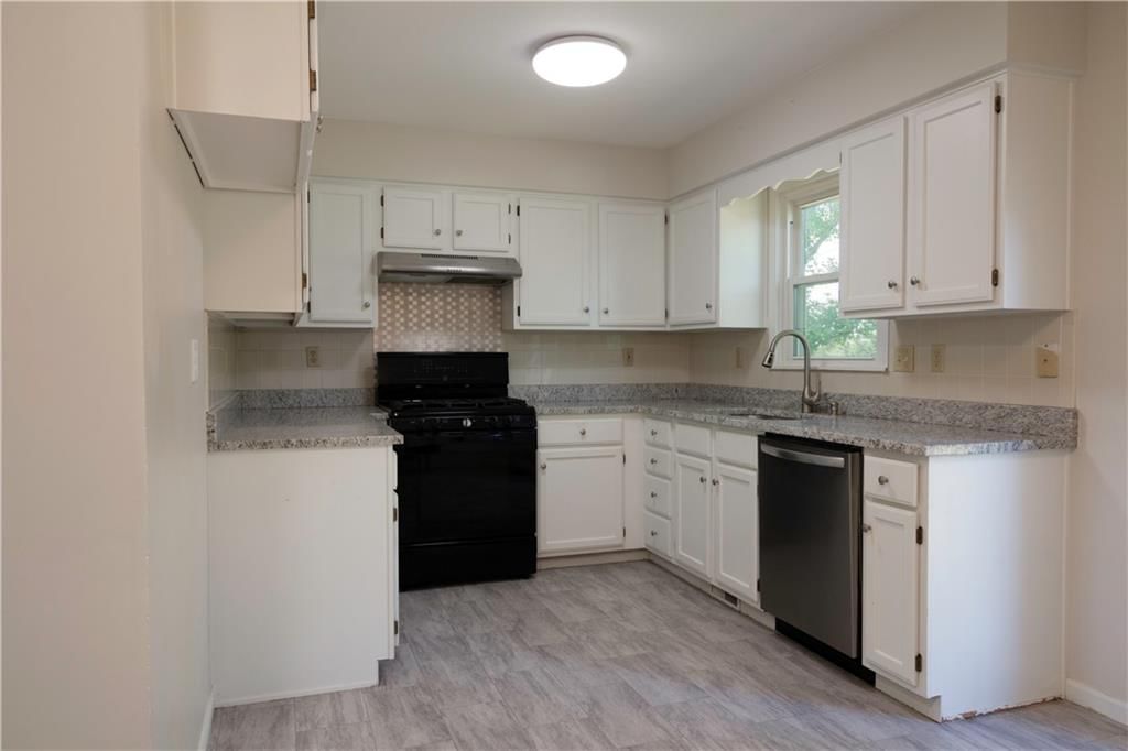 1705 Sycamore Court — photo 5