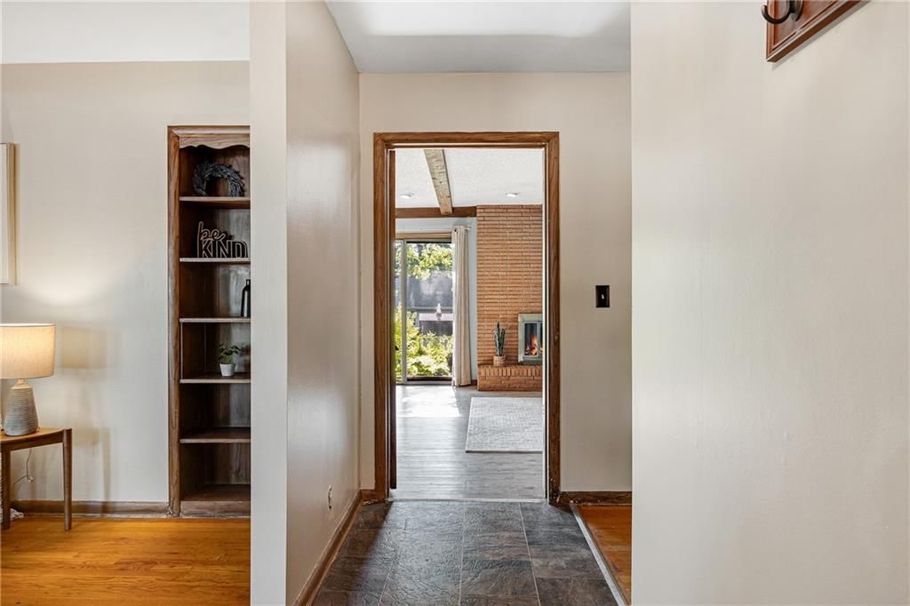 4921 S Willis Avenue — photo 5
