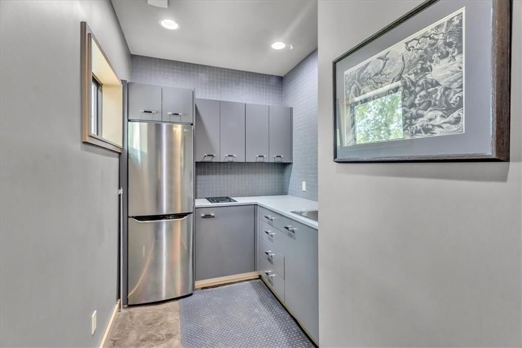 2400 Forest Avenue — photo 19