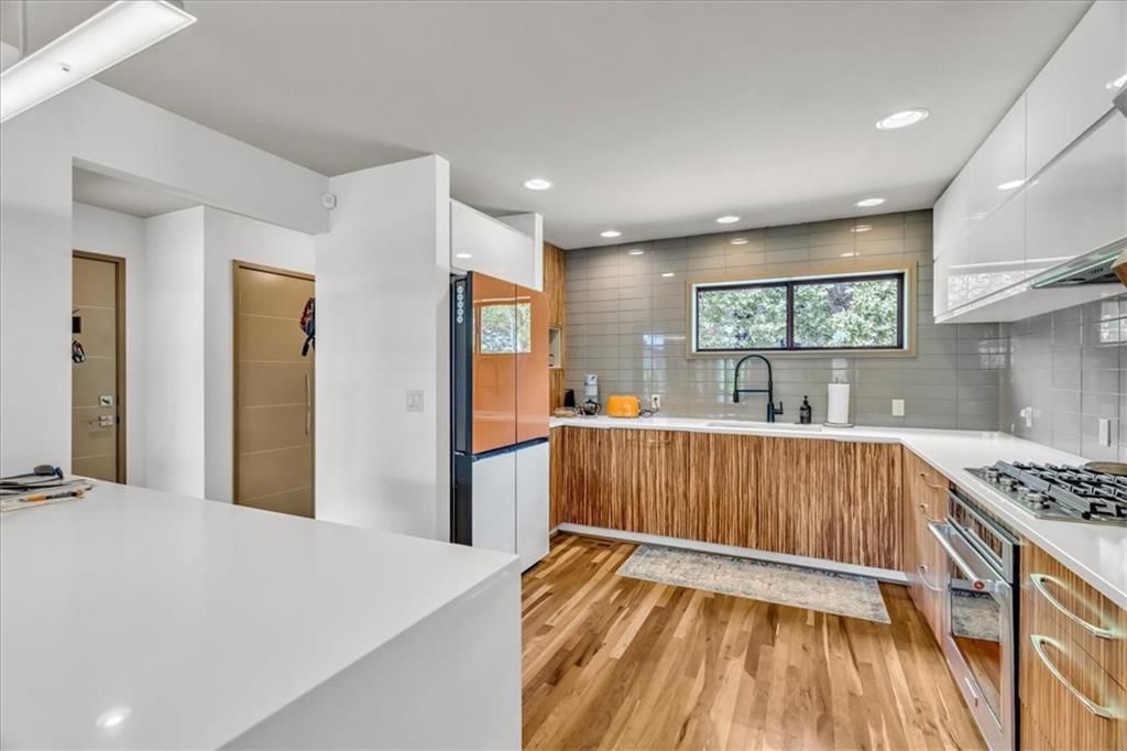 2400 Forest Avenue — photo 6