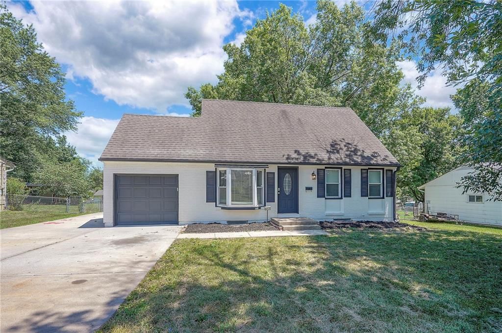 611 Pawnee Lane, Belton, MO