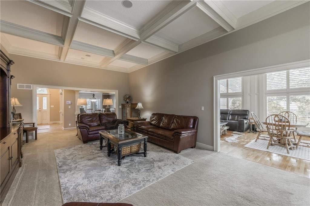 1105 Guinevere Drive — photo 11