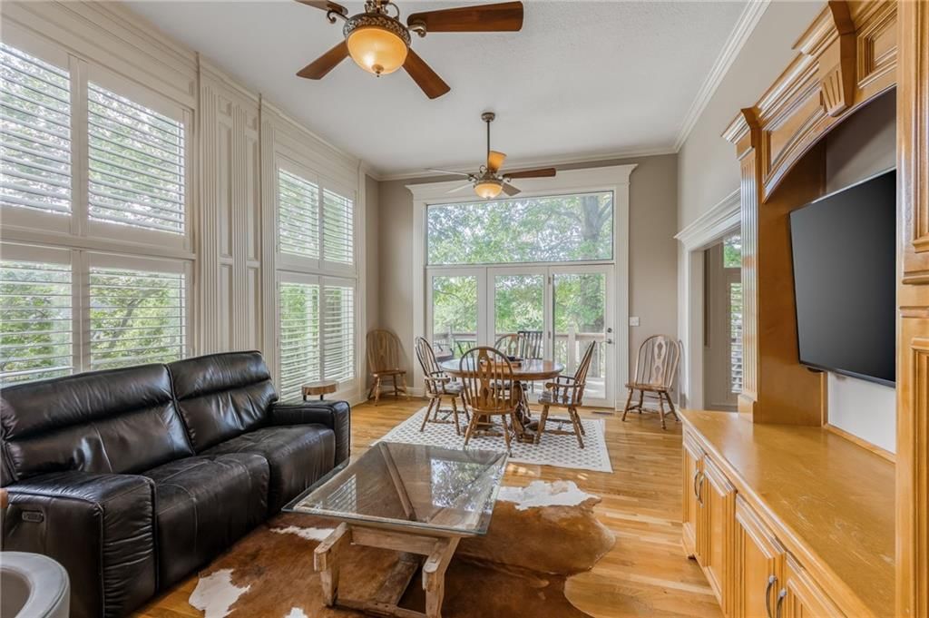 1105 Guinevere Drive — photo 14