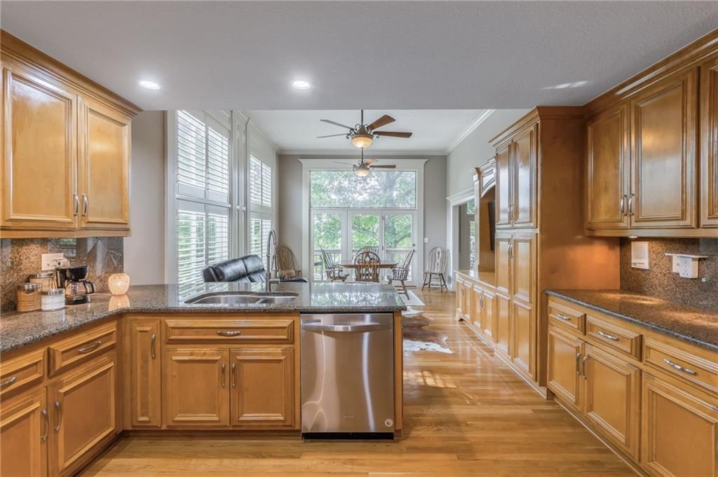 1105 Guinevere Drive — photo 17